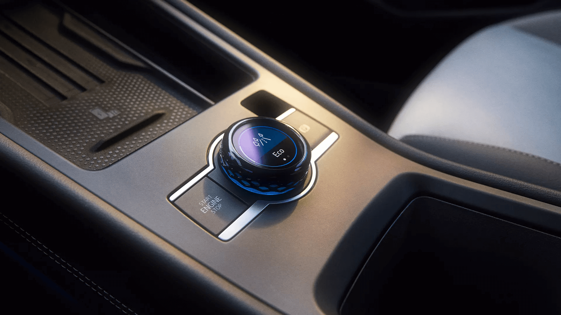 Volkswagen T-Roc keskne konsool sõidurežiimide juhtnupuga.